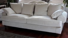 sofa w tkaninie welurowej